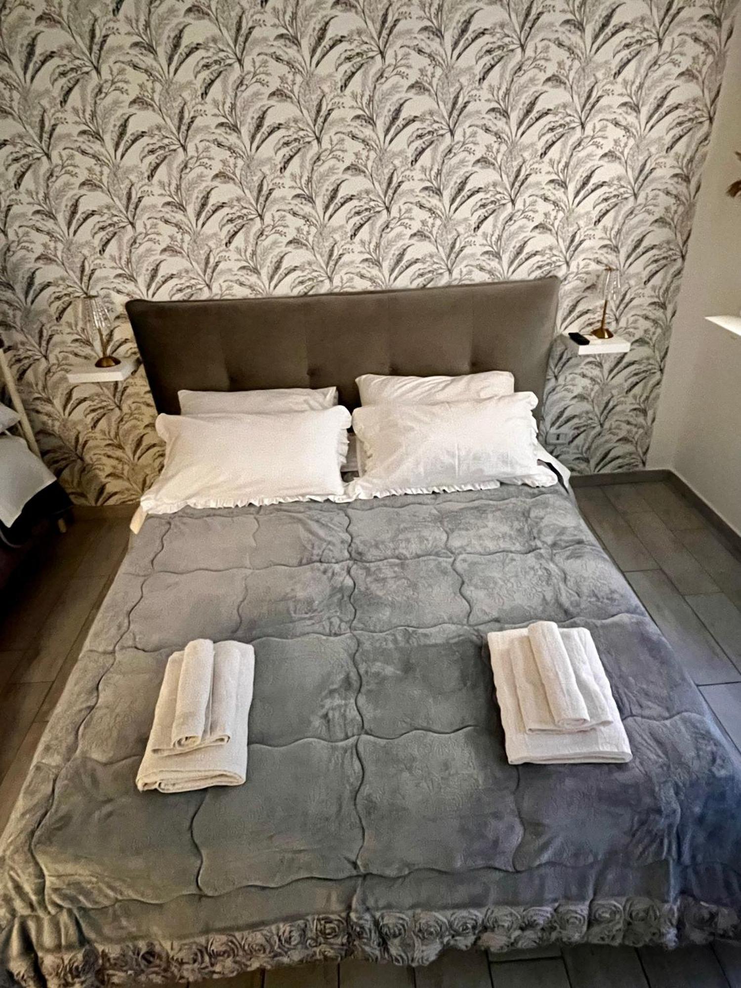 Napoli Verace - Centro Storico Spaccanapoli Apartment エクステリア 写真
